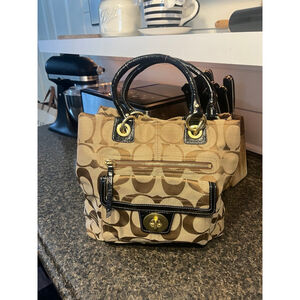 Coach Hampton Turnlock Signature Shoulder Bag